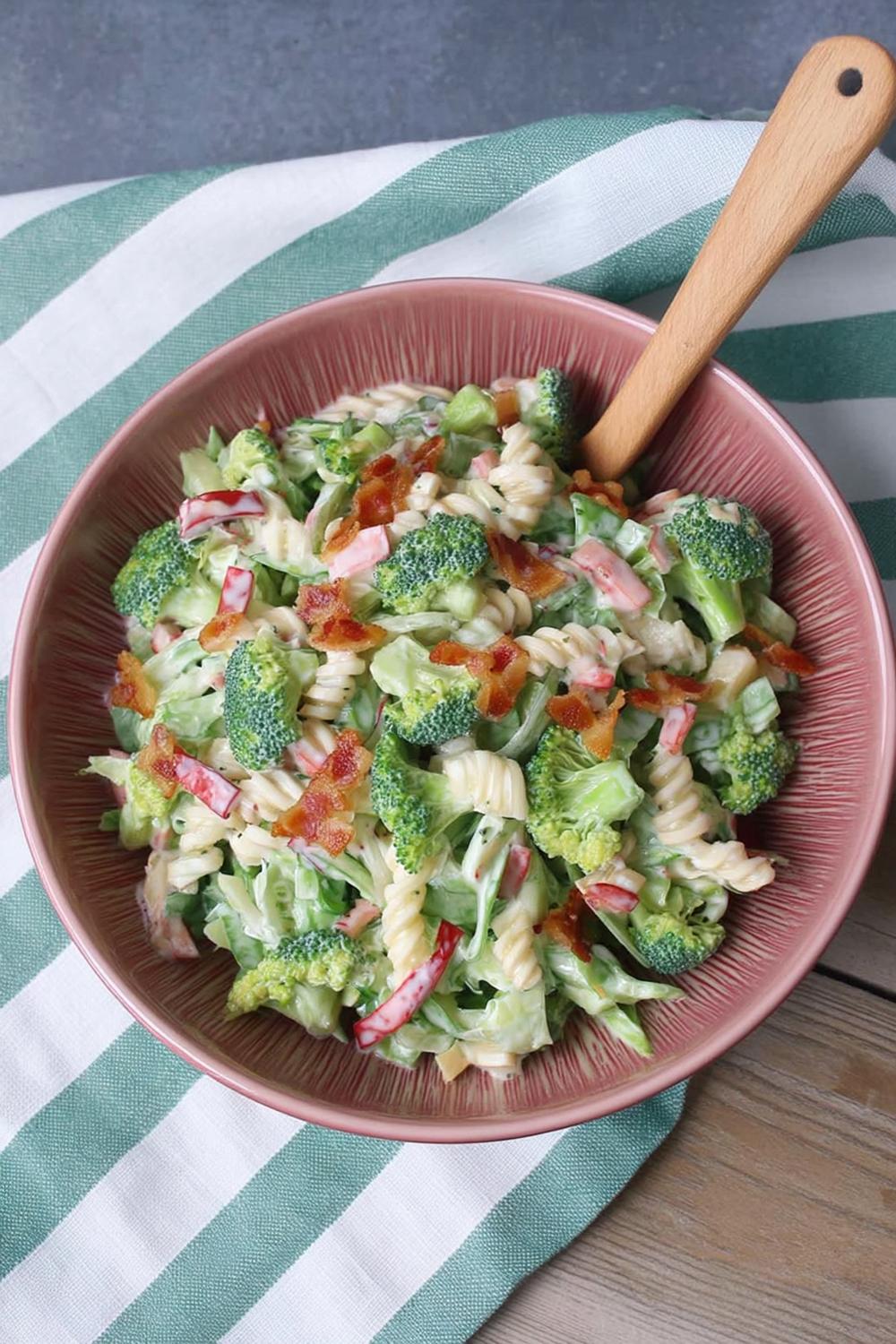 Broccolisallad med bacon