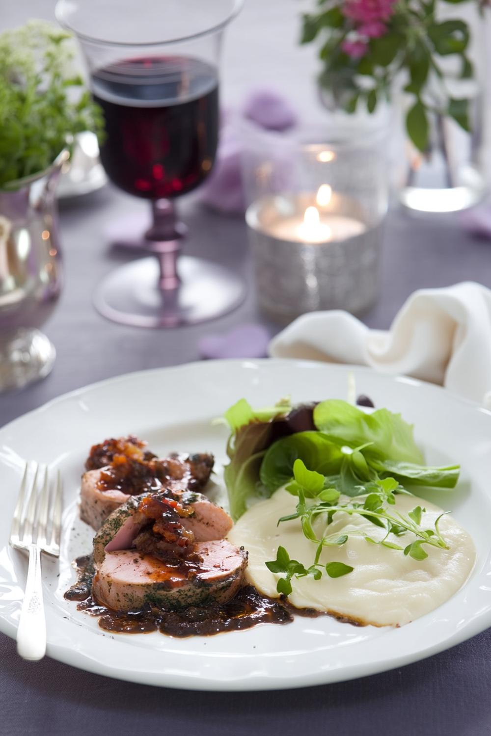 Elegant middag med rödvin