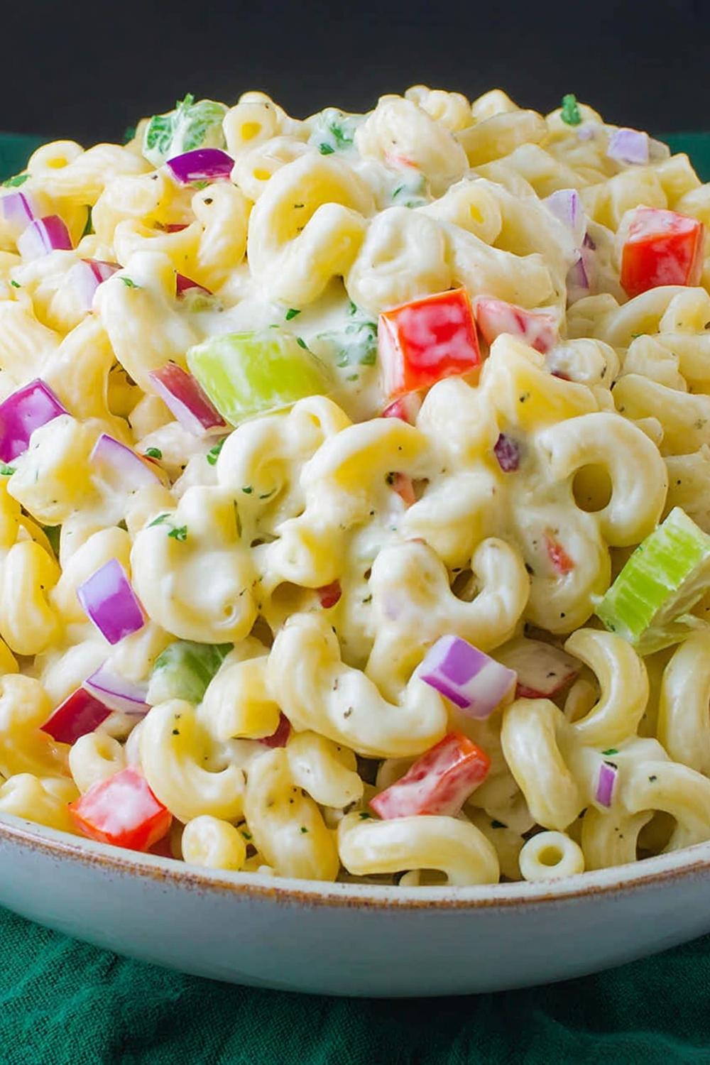 Färgrik pastasallad