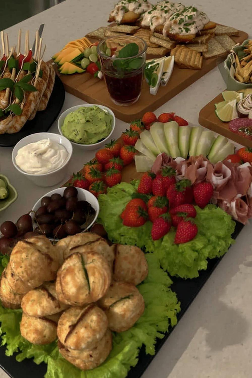 Lyxig charkbricka med tillbehör