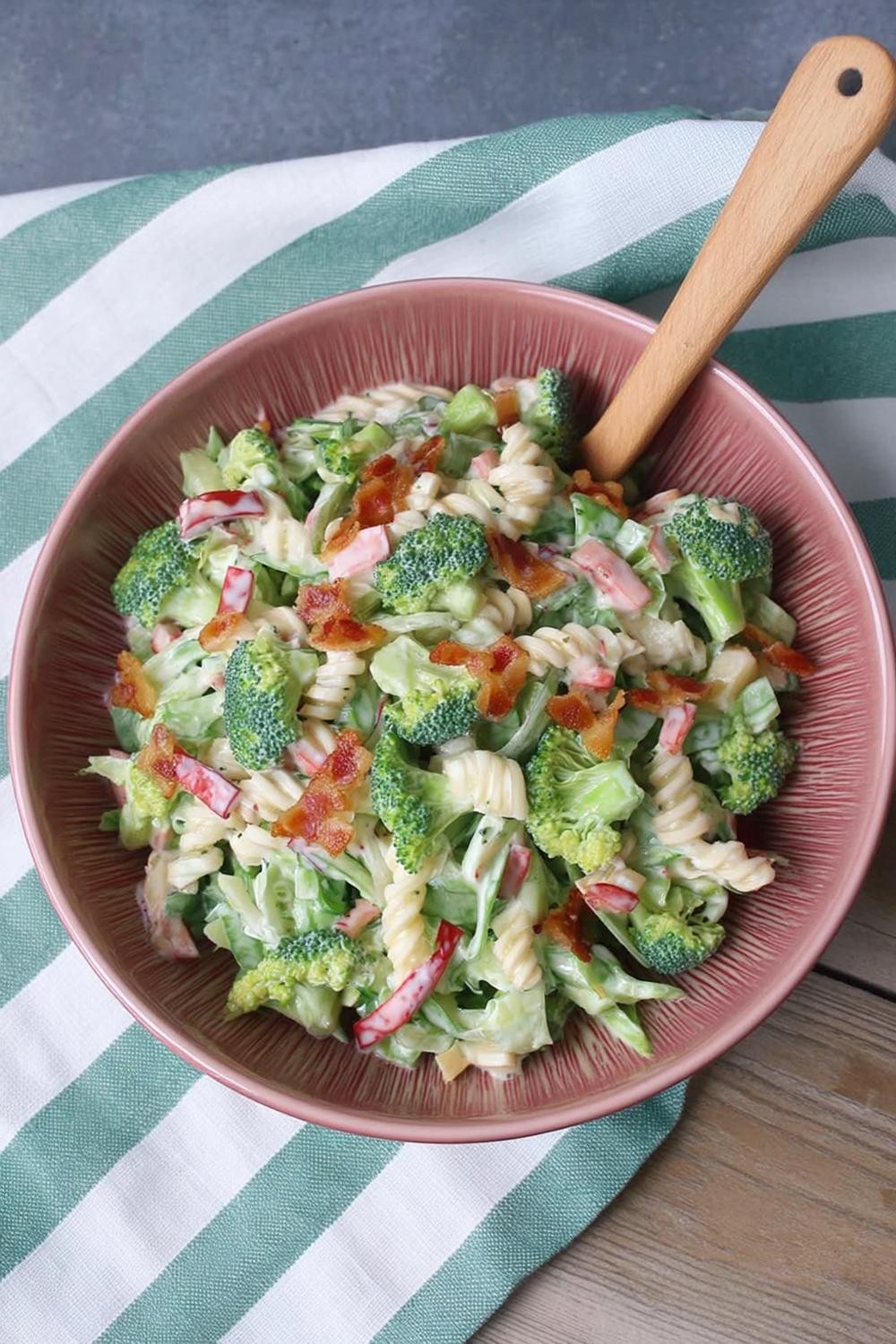 Broccolisallad med bacon