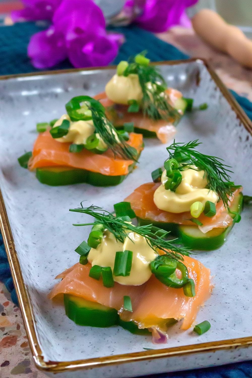 Laxsashimi på gurka